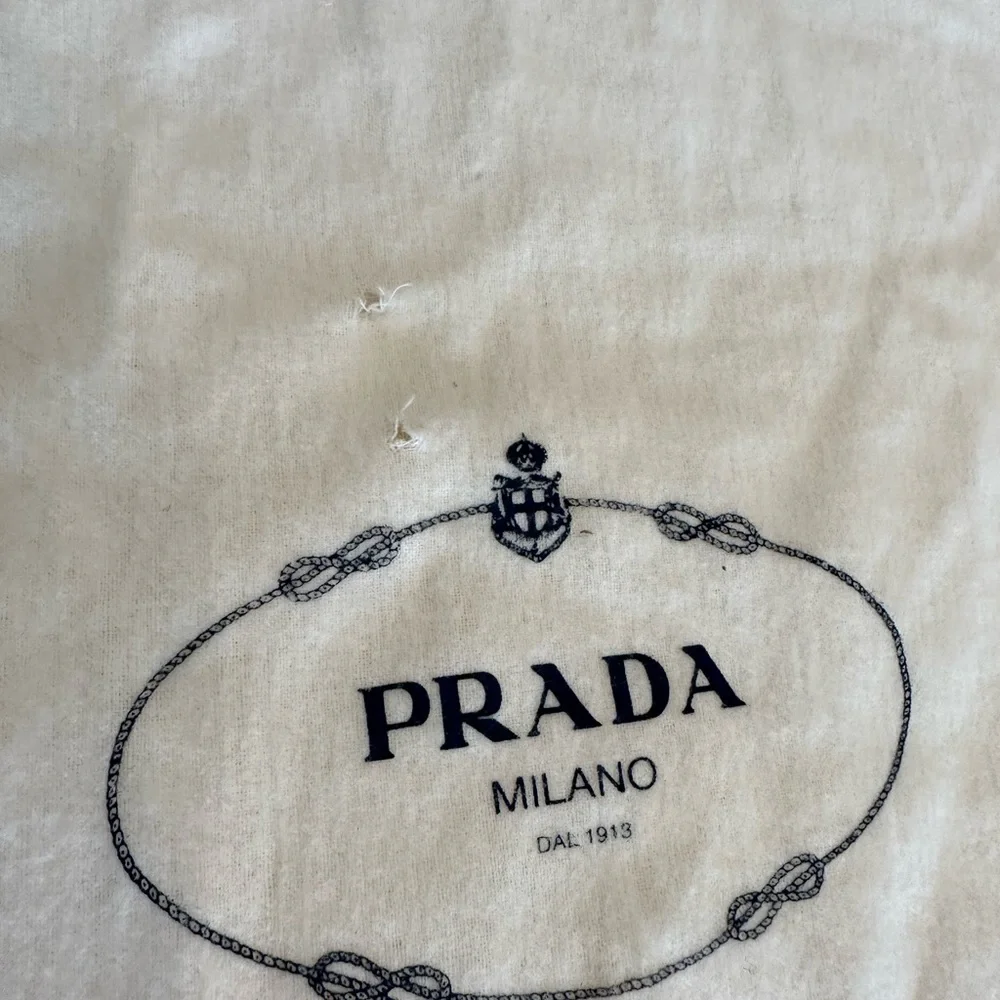 Prada Nero Vitello Daino bag . - Picture 13 of 15